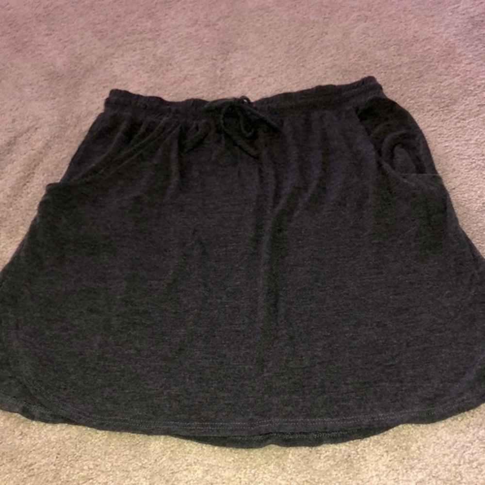 Trendyland Medium‎ Skirt Charcoal Gray